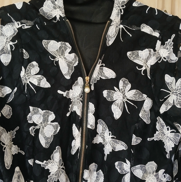 Nextmia Chiffon Butterfly Embroidered black/wht Lined flowy Whimsy blouse Size14 - Picture 7 of 8